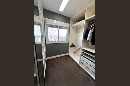 Apartamento para alugar com 120m², 2 quartos e 3 vagas Apartamento para alugar com 120m², 2 quartos e 3 vagasCloset