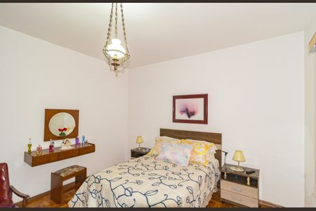 Casa à venda com 200m², 3 quartos e 2 vagas Casa à venda com 200m², 3 quartos e 2 vagasQuarto 2