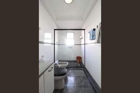 Apartamento à venda com 187m², 3 quartos e 3 vagasBanheiro Social
