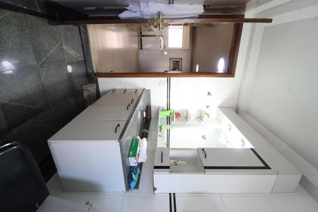 Apartamento à venda com 187m², 3 quartos e 3 vagasBanheiro Social