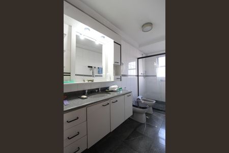 Apartamento à venda com 187m², 3 quartos e 3 vagasBanheiro Social