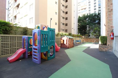 Apartamento à venda com 187m², 3 quartos e 3 vagasÁrea Comum - Playground