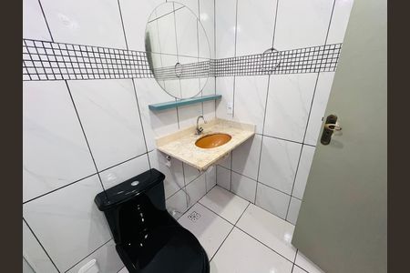 Casa para alugar com 63m², 2 quartos e sem vaga Casa para alugar com 63m², 2 quartos e sem vagaBanheiro Social