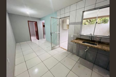 Sala de casa para alugar com 2 quartos, 63m² em Recreio dos Bandeirantes, Rio de Janeiro