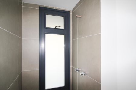 Apartamento à venda com 80m², 2 quartos e 1 vaga Apartamento à venda com 80m², 2 quartos e 1 vagaBanheiro da Suíte 2