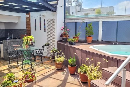 Apartamento à venda com 186m², 3 quartos e 4 vagas Apartamento à venda com 186m², 3 quartos e 4 vagasCobertura