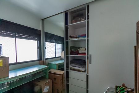 Apartamento à venda com 186m², 3 quartos e 4 vagas Apartamento à venda com 186m², 3 quartos e 4 vagasCloset da Suíte 2