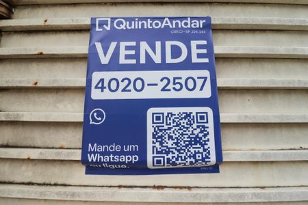 Casa à venda com 270m², 2 quartos e 6 vagasFachada - Placa