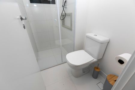 Banheiro social de apartamento para alugar com 1 quarto, 46m² em Centro, Campinas