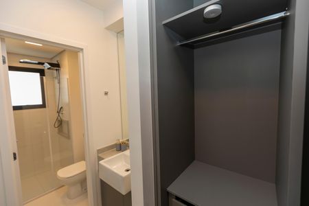 Apartamento à venda com 46m², 1 quarto e 1 vaga Apartamento à venda com 46m², 1 quarto e 1 vagaCloset do Studio