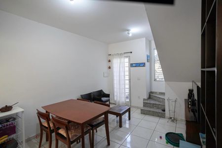 Sala de casa à venda com 2 quartos, 80m² em Parque Xangri-lá, Contagem