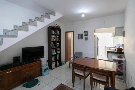 Sala de casa à venda com 2 quartos, 80m² em Parque Xangri-lá, Contagem