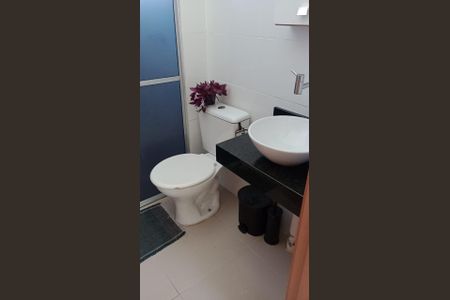 Banheiro de apartamento à venda com 2 quartos, 39m² em Canudos, Novo Hamburgo