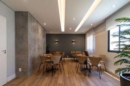 Apartamento à venda com 33m², 2 quartos e sem vagaÁrea comum - Salão de festas