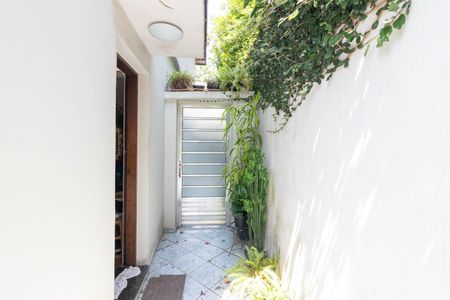 Casa à venda com 107m², 2 quartos e 2 vagasEntrada