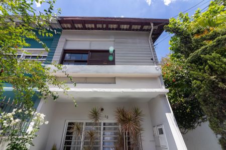 Casa à venda com 107m², 2 quartos e 2 vagasFachada