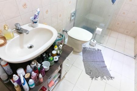 Casa à venda com 107m², 2 quartos e 2 vagasBanheiro