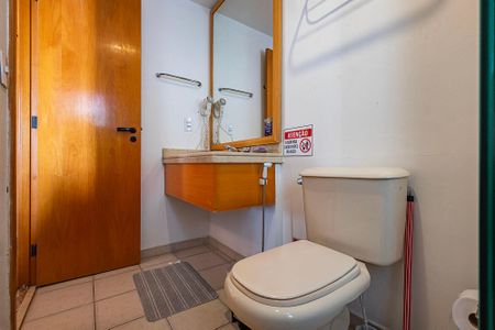 Banheiro Social de kitnet/studio para alugar com 1 quarto, 23m² em Jardins, São Paulo