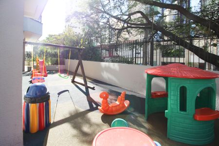 Apartamento para alugar com 110m², 3 quartos e 2 vagasÁrea comum - Playground