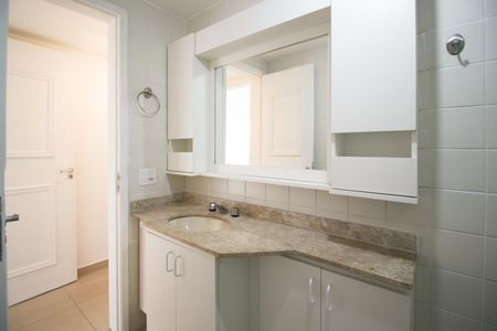 Apartamento para alugar com 110m², 3 quartos e 2 vagasBanheiro