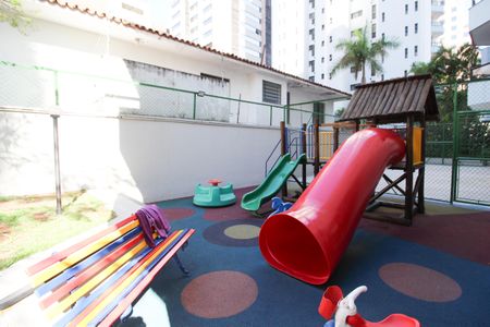Apartamento para alugar com 110m², 3 quartos e 2 vagasÁrea comum - Playground