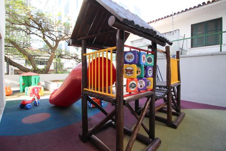 Apartamento para alugar com 110m², 3 quartos e 2 vagasÁrea comum - Playground