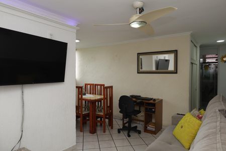 Apartamento à venda com 72m², 2 quartos e 2 vagasSala