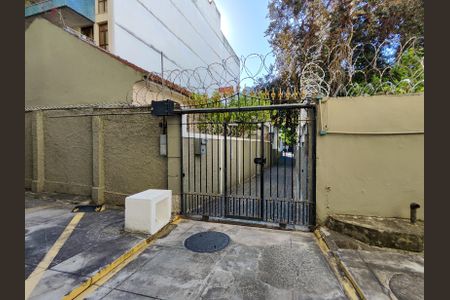 Apartamento à venda com 93m², 2 quartos e 1 vaga Apartamento à venda com 93m², 2 quartos e 1 vagaFachada e portaria