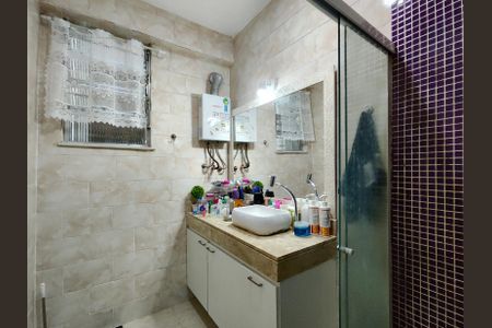 Apartamento à venda com 93m², 2 quartos e 1 vaga Apartamento à venda com 93m², 2 quartos e 1 vagaBanheiro Corredor