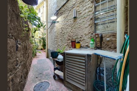 Apartamento à venda com 93m², 2 quartos e 1 vaga Apartamento à venda com 93m², 2 quartos e 1 vagaQuintal