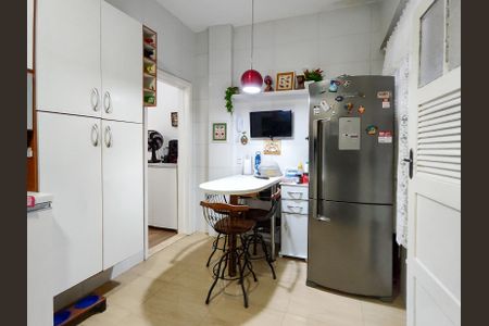 Apartamento à venda com 93m², 2 quartos e 1 vaga Apartamento à venda com 93m², 2 quartos e 1 vagaCozinha