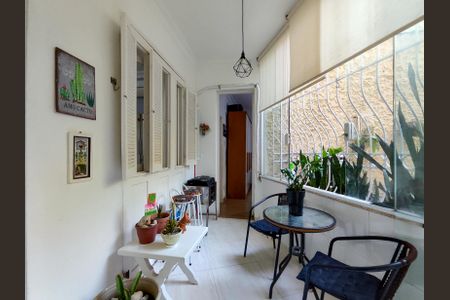 Apartamento à venda com 93m², 2 quartos e 1 vaga Apartamento à venda com 93m², 2 quartos e 1 vagaDetalhe Sala