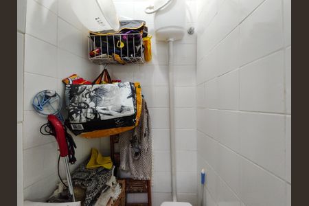 Apartamento à venda com 93m², 2 quartos e 1 vaga Apartamento à venda com 93m², 2 quartos e 1 vagaBanheiro de serviço