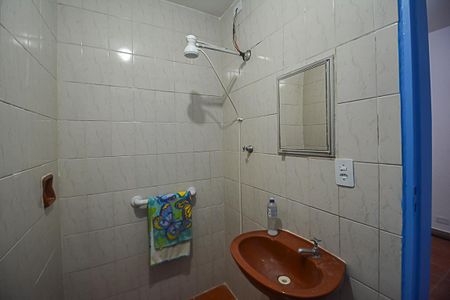 Casa para alugar com 70m², 2 quartos e 1 vaga Casa para alugar com 70m², 2 quartos e 1 vagaBanheiro
