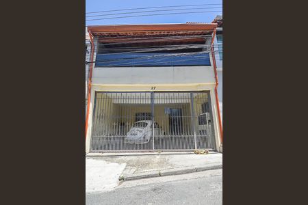 Casa para alugar com 70m², 2 quartos e 1 vaga Casa para alugar com 70m², 2 quartos e 1 vagaFachada