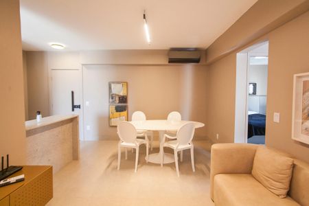 Apartamento para alugar com 80m², 2 quartos e 1 vaga Apartamento para alugar com 80m², 2 quartos e 1 vagaSala