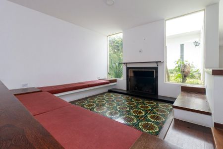 Casa para alugar com 588m², 4 quartos e 3 vagas Casa para alugar com 588m², 4 quartos e 3 vagasSala