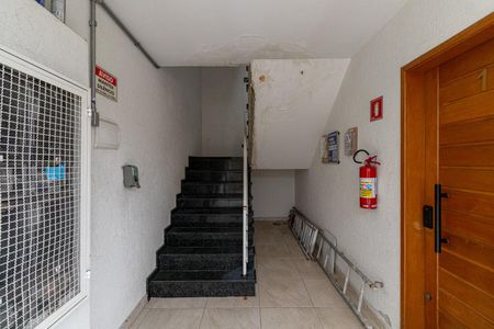 Apartamento para alugar com 40m², 2 quartos e 1 vagaEscada