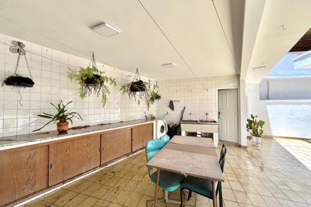 Casa à venda com 210m², 3 quartos e 2 vagasÁrea de Serviço