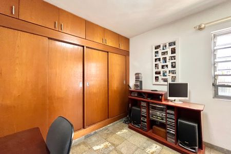 Casa à venda com 210m², 3 quartos e 2 vagasEscritório