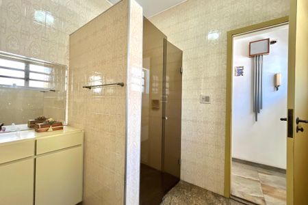 Casa à venda com 210m², 3 quartos e 2 vagasBanheiro Corredor
