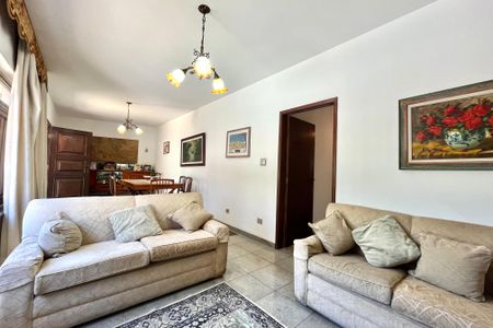 Casa à venda com 210m², 3 quartos e 2 vagasSala