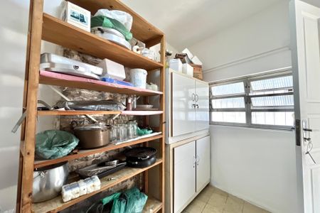 Casa à venda com 210m², 3 quartos e 2 vagasQuarto de Serviço