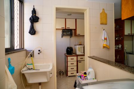 Apartamento à venda com 93m², 2 quartos e 1 vagaÁrea de Serviço