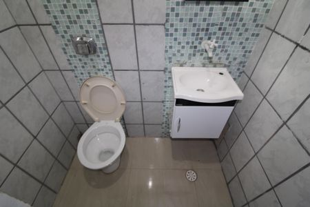 Casa à venda com 220m², 4 quartos e 2 vagasLavabo