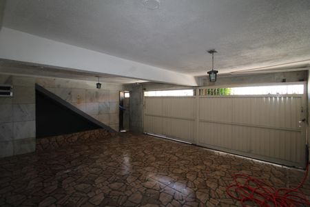 Casa à venda com 220m², 4 quartos e 2 vagasGaragem