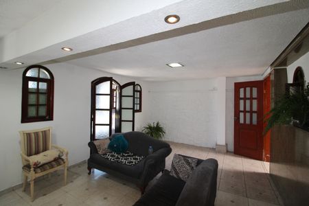 Casa à venda com 220m², 4 quartos e 2 vagasSala