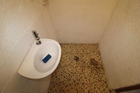 Casa à venda com 220m², 4 quartos e 2 vagasLavabo