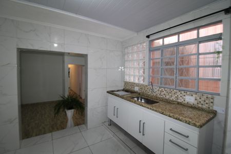 Casa à venda com 220m², 4 quartos e 2 vagasCozinha / Sala de Jantar 2