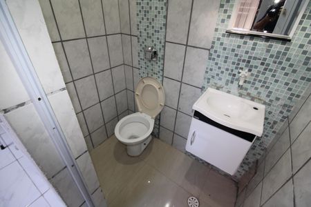 Casa à venda com 220m², 4 quartos e 2 vagasLavabo